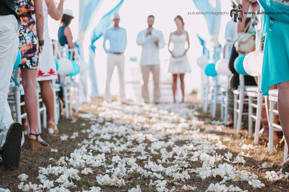 Frangipani flower accompany the wedding ceremony