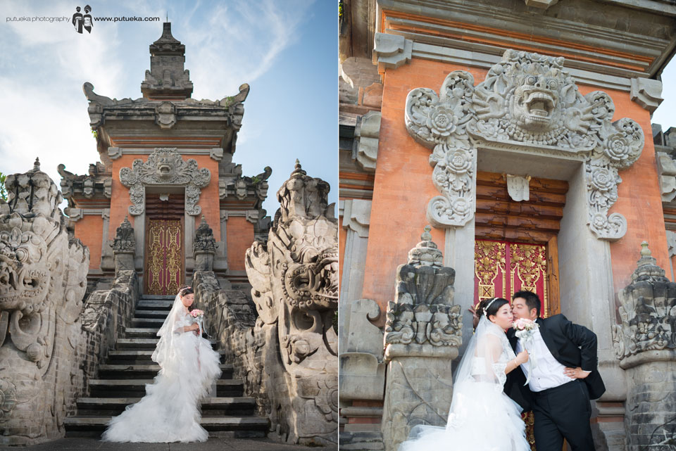 Bali Pre Wedding in front of traditional balinese gate