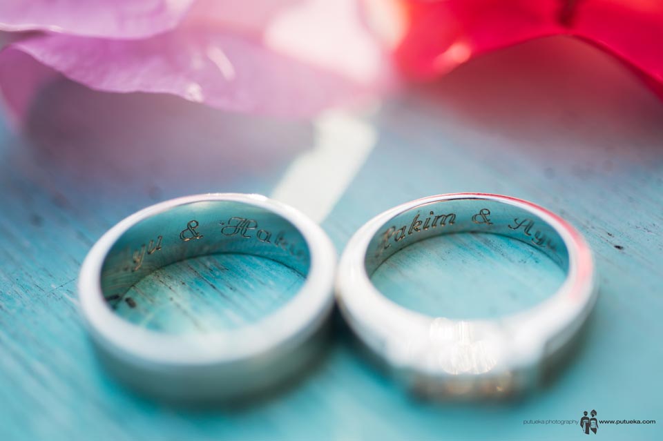 Name of Ayu and Hakim inside the wedding ring