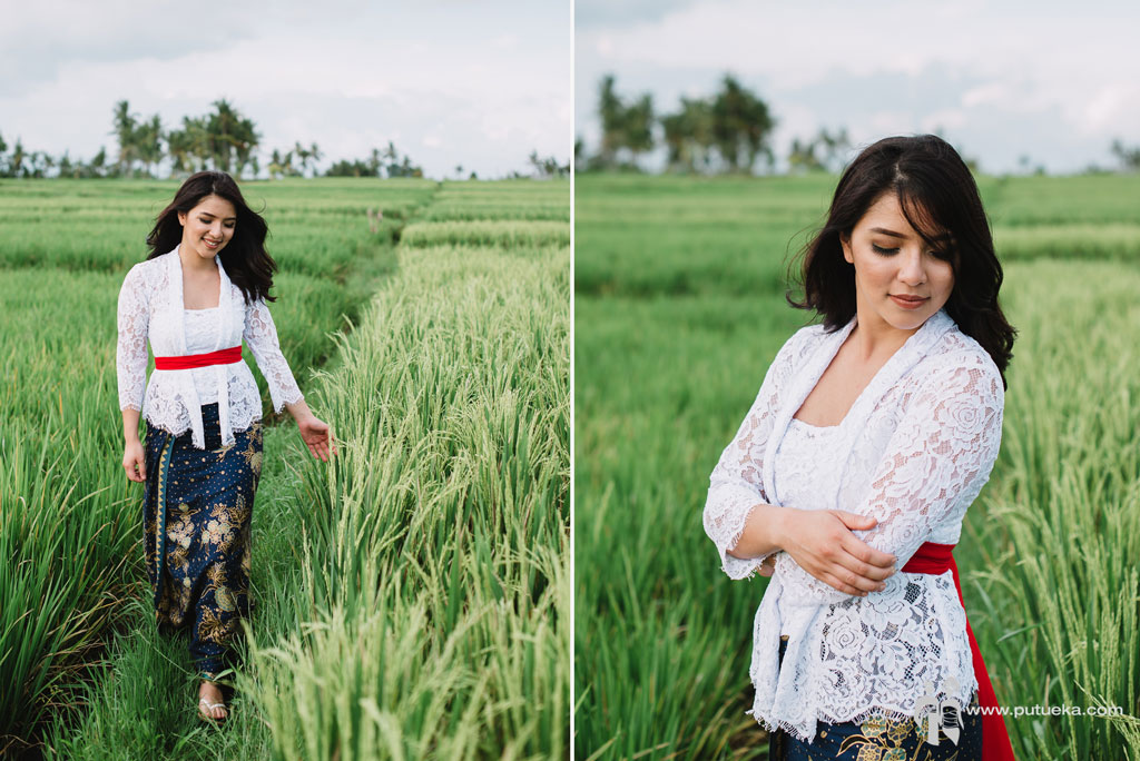 Ms. Lina daughter wearing Balinese kebaya in their holiday photography session
