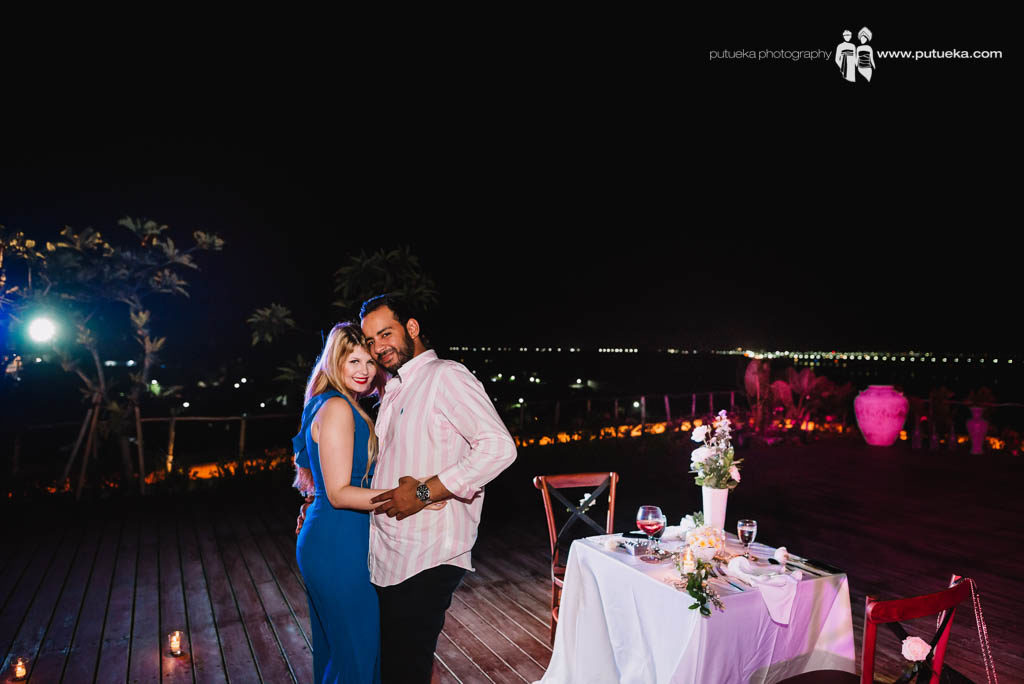 Romantic dance during dinner at hotel roof top